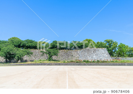 《福岡県》福岡城跡と福岡城跡から見た福岡市の風景（舞鶴公園・鴻臚館） 90678406