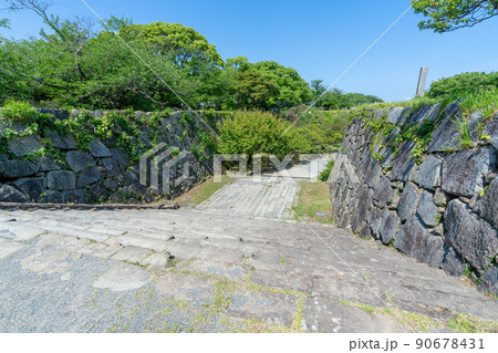 《福岡県》福岡城跡と福岡城跡から見た福岡市の風景（舞鶴公園・鴻臚館） 90678431
