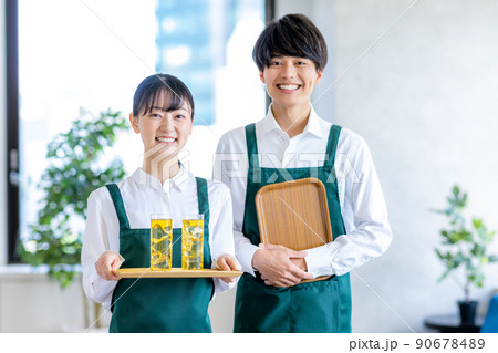カフェ　バイト　男女 90678489