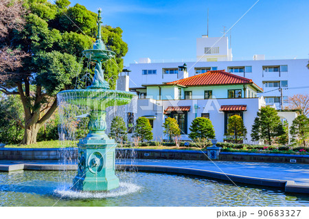 【神奈川の都市風景】横浜港の見える丘公園からの都市眺望 90683327