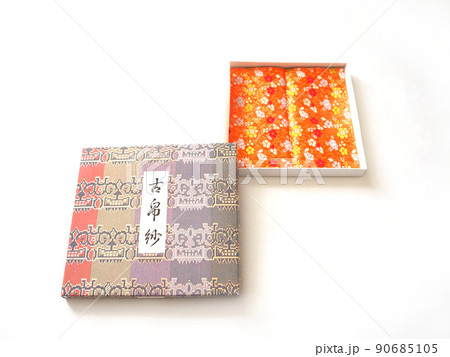 紙箱に入った古帛紗 90685105