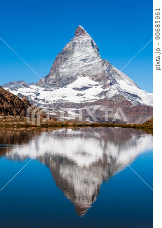 Riffelsee lake and Matterhorn, Switzerland Riffelsee lake and Matterhorn, Switzerland 90685961