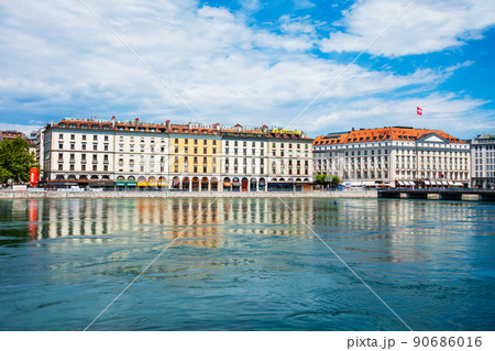 Geneva panoramic view in Switzerland 90686016