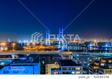 【神奈川の都市風景】横浜港の見える丘公園からの都市夜景 90686596
