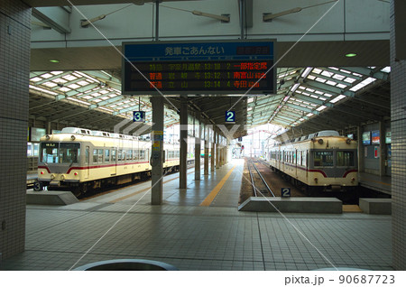 富山地方鉄道 電鉄富山駅のホーム 富山県富山市 富山地方鉄道 電鉄富山駅のホーム 富山県富山市 90687723