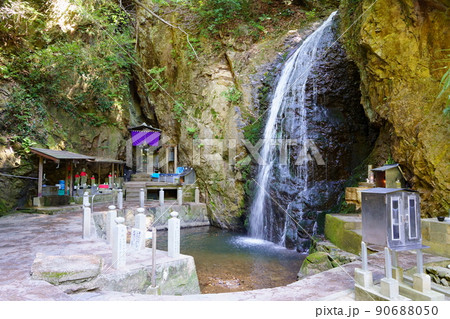最明寺滝（兵庫県宝塚市） 90688050