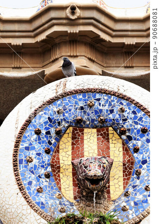 スペイン　バルセロナ　グエル公園 90688081