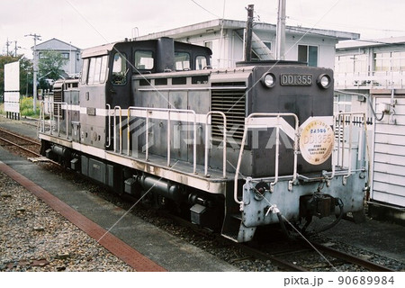 留置線に停車する真岡鐵道DD13形ディーゼル機関車 90689984
