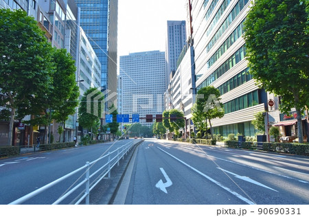 晴天の虎ノ門駅前　東京 90690331