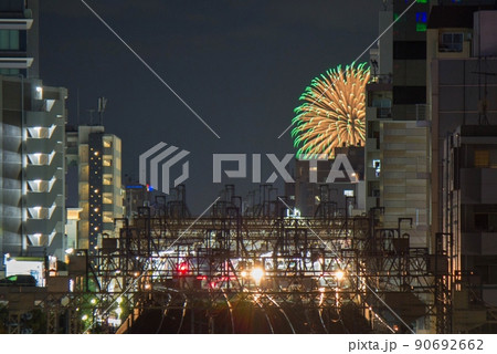 花火大会と電車 90692662