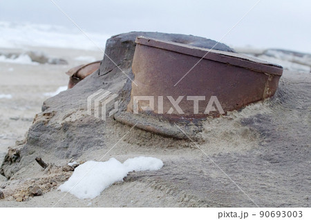 drums on Arctic coast 90693003