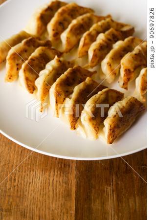 ひとくち焼き餃子 90697826