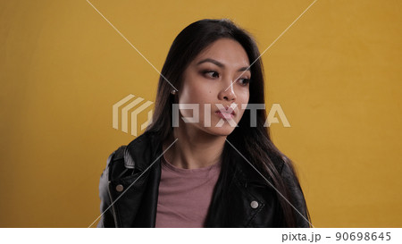 Portrait of a young Asian woman Portrait of a young Asian woman 90698645
