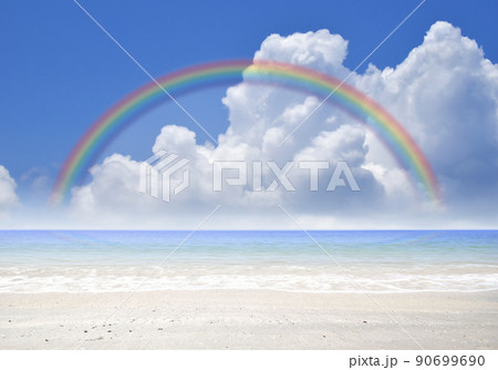 虹がかかり晴れ渡る、夏のビーチと入道雲の風景 虹がかかり晴れ渡る、夏のビーチと入道雲の風景 90699690