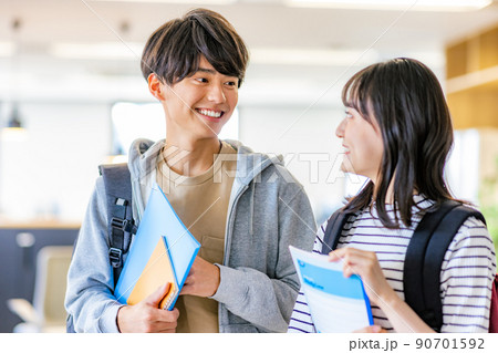 大学生 男女 大学生 男女 90701592