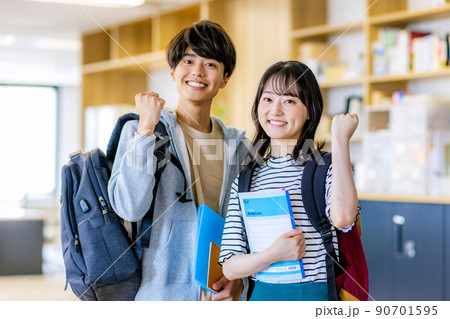 大学生 男女 大学生 男女 90701595