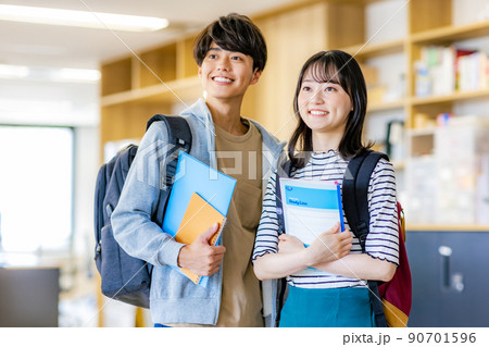 大学生　男女 90701596