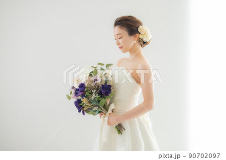 ウェディングドレス 90702097