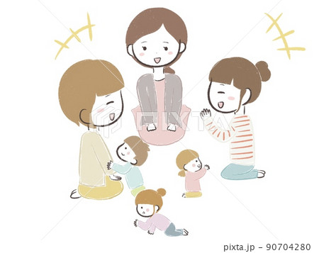 おしゃべりして気分転換するママ友と遊ぶ子どもたち 90704280