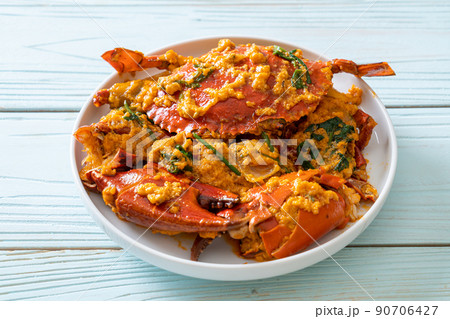 Stir Fried Crab with Curry Powder 90706427