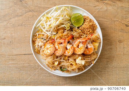 stir-fried noodles with shrimp and sprouts or Pad Thai 90706740