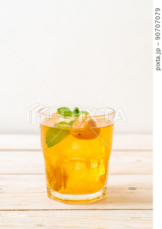 Chinese plum juice 90707079