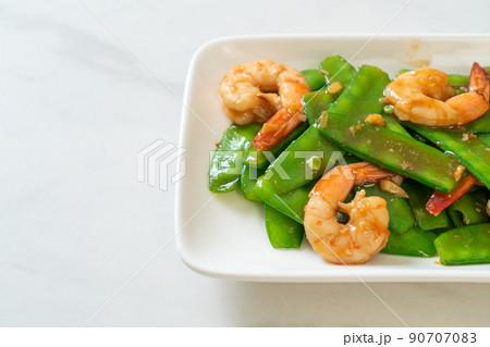 Stir-Fried Green Peas with Shrimp Stir-Fried Green Peas with Shrimp 90707083