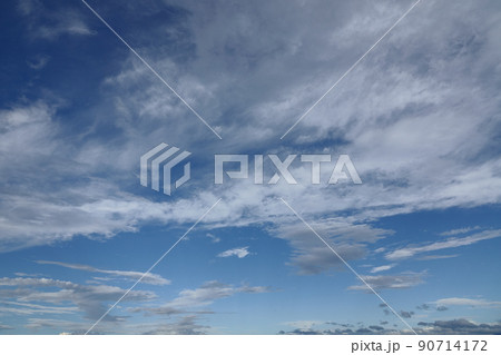 夏の雨間に現れた青空と雲・210818PM 90714172