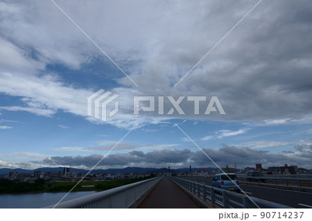 夏の雨間に現れた青空と雲・210818PM 90714237