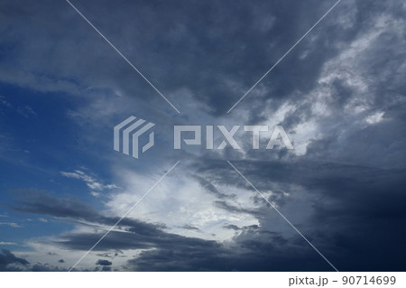 夏の雨間に現れた青空と雲・210818PM 夏の雨間に現れた青空と雲・210818PM 90714699