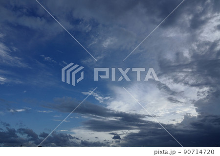 夏の雨間に現れた青空と雲・210818PM 夏の雨間に現れた青空と雲・210818PM 90714720