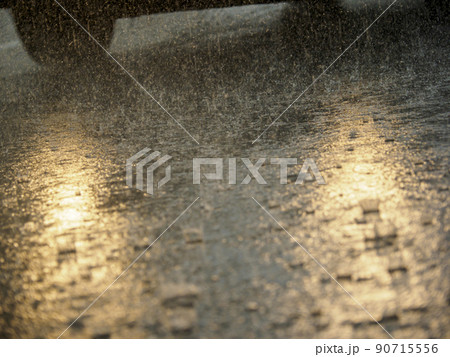 豪雨 90715556