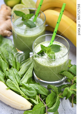 Spinach detox drink Spinach detox drink 90715798