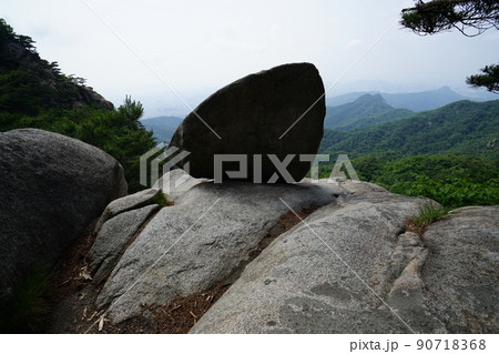 風景 岩 石 90718368