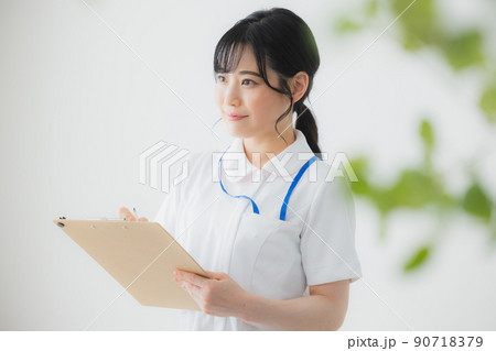 白衣の女性 看護師 白衣の女性 看護師 90718379