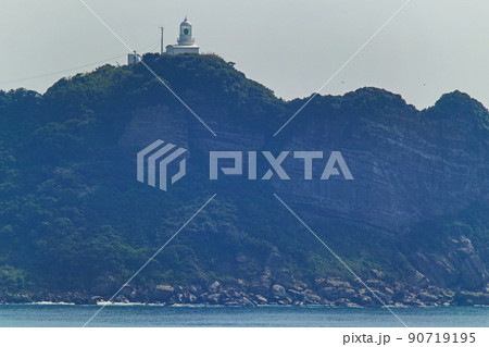 宮崎県/霞む鞍埼灯台(貴重な保存灯台Aランク 国登録有形文化財)※対岸から超望遠撮影 宮崎県/霞む鞍埼灯台(貴重な保存灯台Aランク 国登録有形文化財)※対岸から超望遠撮影 90719195