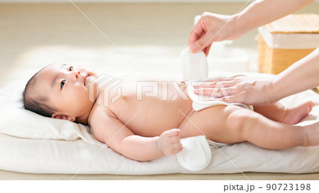 おむつ交換  布おむつ　自然派育児　SDGs 90723198