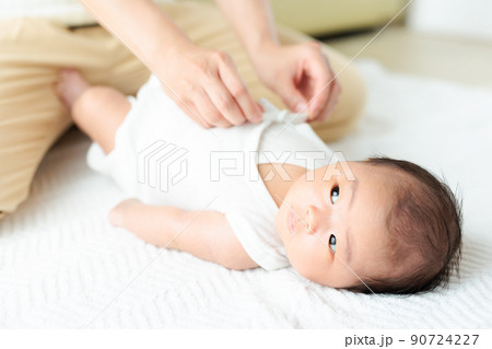 赤ちゃんの着替え　肌着　生後1ヶ月 90724227