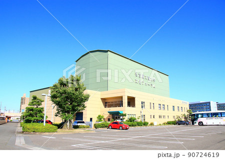 稲沢市、稲沢市民会館の風景 90724619