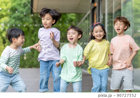 子供 ライフスタイル 友達 90727552