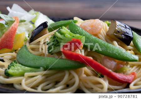 夏野菜のパスタ 90728781