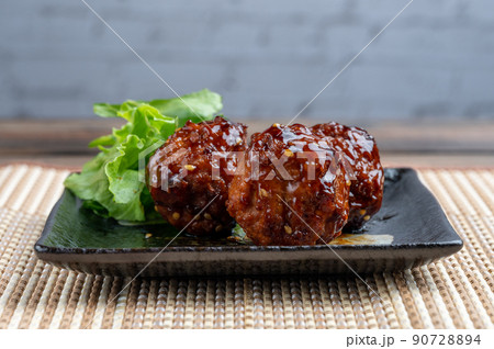 肉団子の甘酢あんかけアップ 90728894