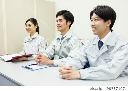 企業説明会に参加する企業 企業説明会に参加する企業 90737107