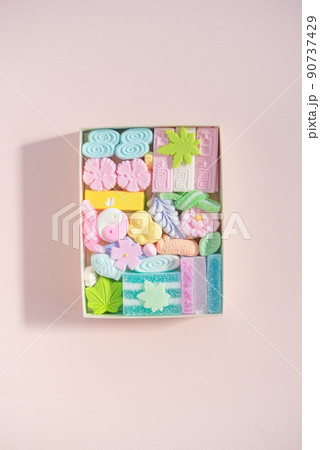 かわいい春・夏の干菓子 落雁 和菓子 琥珀糖 箱入り 詰合せ 90737429