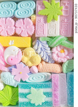 かわいい春・夏の干菓子 落雁 和菓子 琥珀糖 箱入り 詰合せ かわいい春・夏の干菓子 落雁 和菓子 琥珀糖 箱入り 詰合せ 90737430