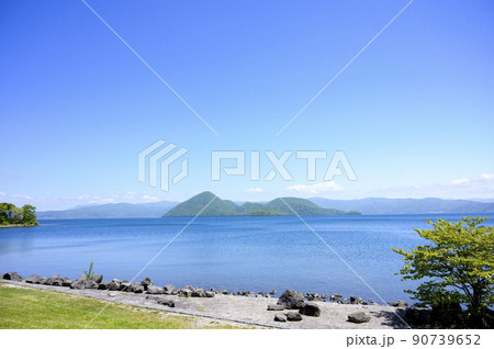 洞爺湖湖畔からの眺め 洞爺湖湖畔からの眺め 90739652