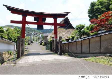 京都府舞鶴市にある大川神社への参道入り口の風景 京都府舞鶴市にある大川神社への参道入り口の風景 90739894