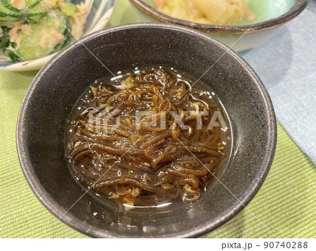 もずくそうめん 生姜風味のさっぱり夏麺 90740288