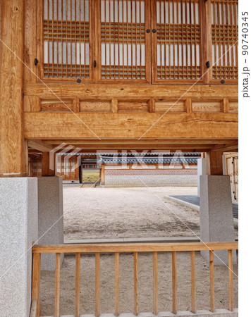 手すり 庭 格子 90740345