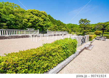 奈良県奈良市　第十三代成務天皇　狭城盾列池後陵 90741924